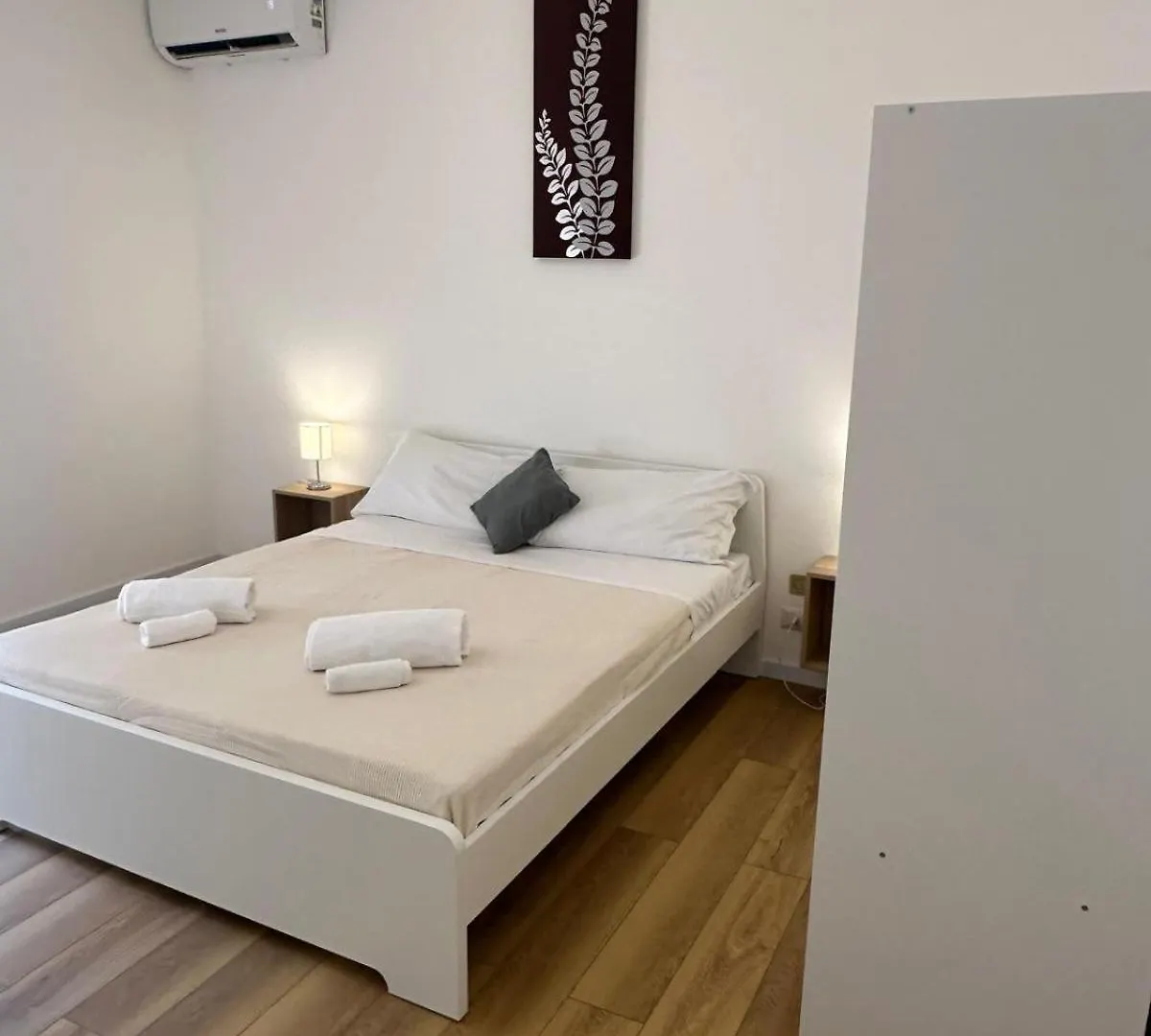 We Home Taormina Center With Parking 0*,  意大利